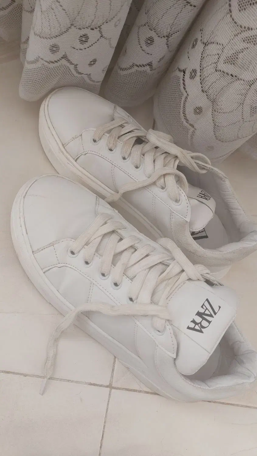 کفش اسپرت دخترانه|کیف، کفش، کمربند|شاهین‌شهر, شهرک هشت بهشت|دیوار