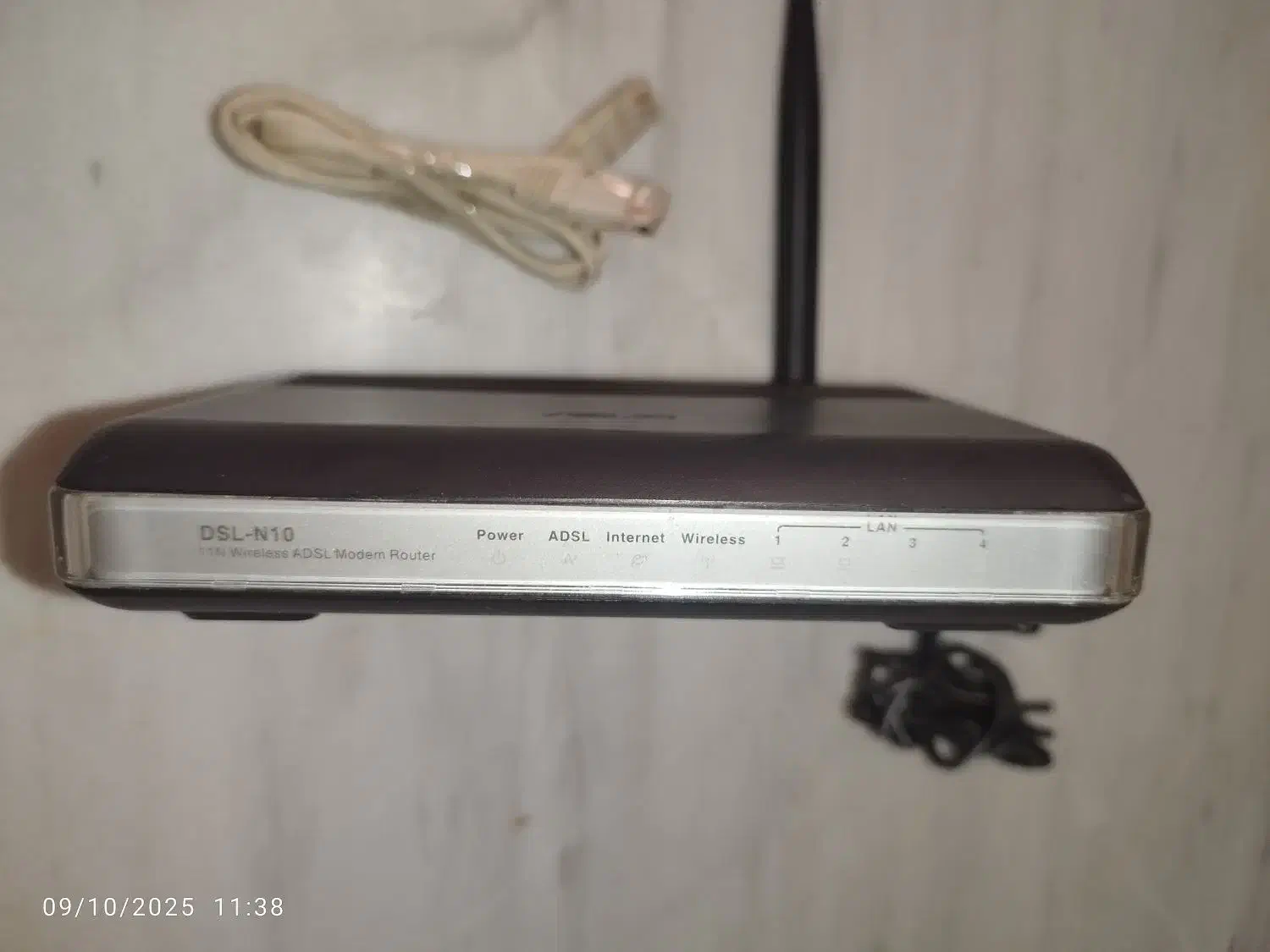 مودم Adsl وای فای  چهار پورت برند Asus|مودم و تجهیزات شبکه|اصفهان, ملک‌شهر|دیوار