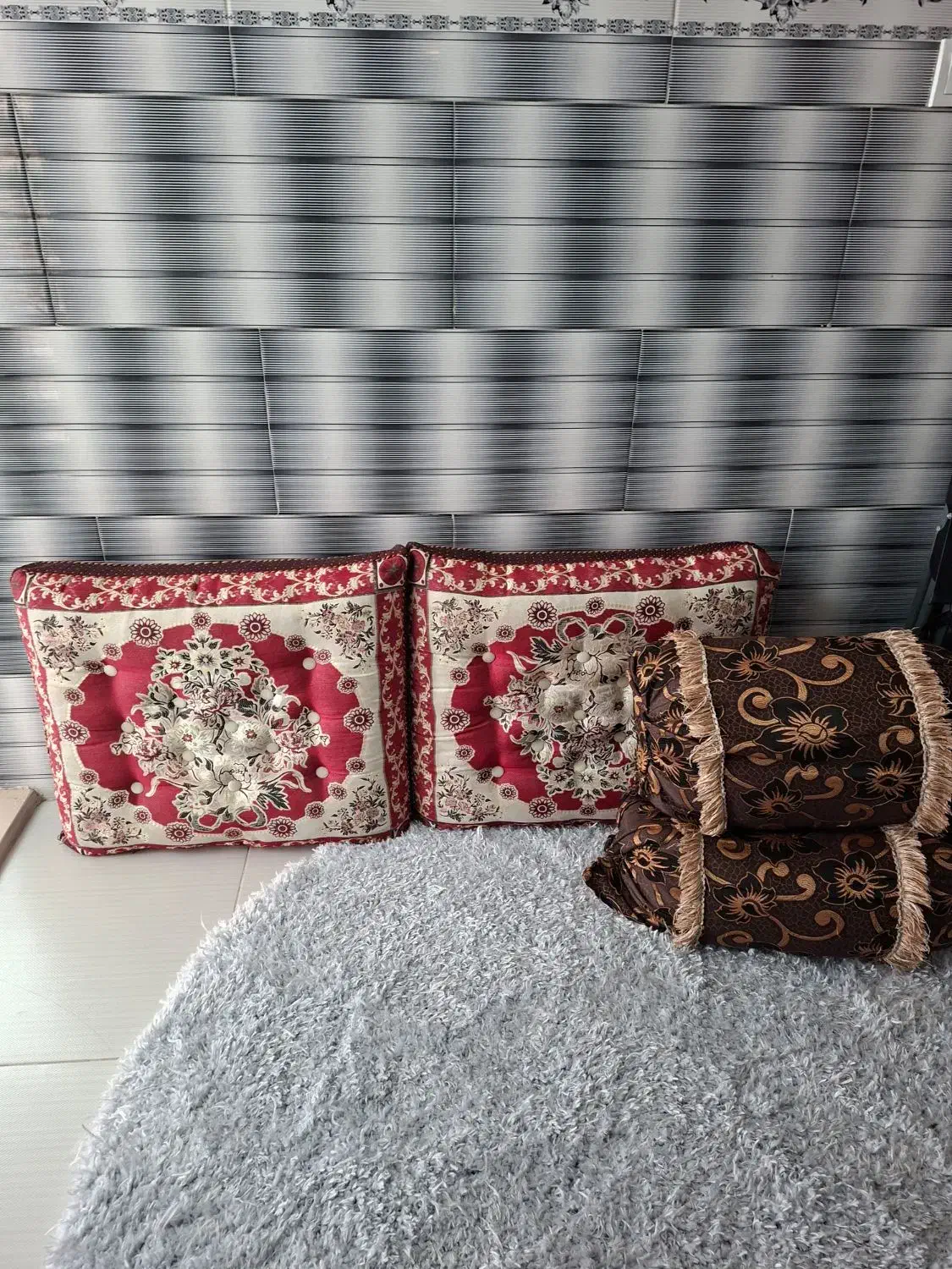 پشتی|پشتی|شیراز, دلجو|دیوار