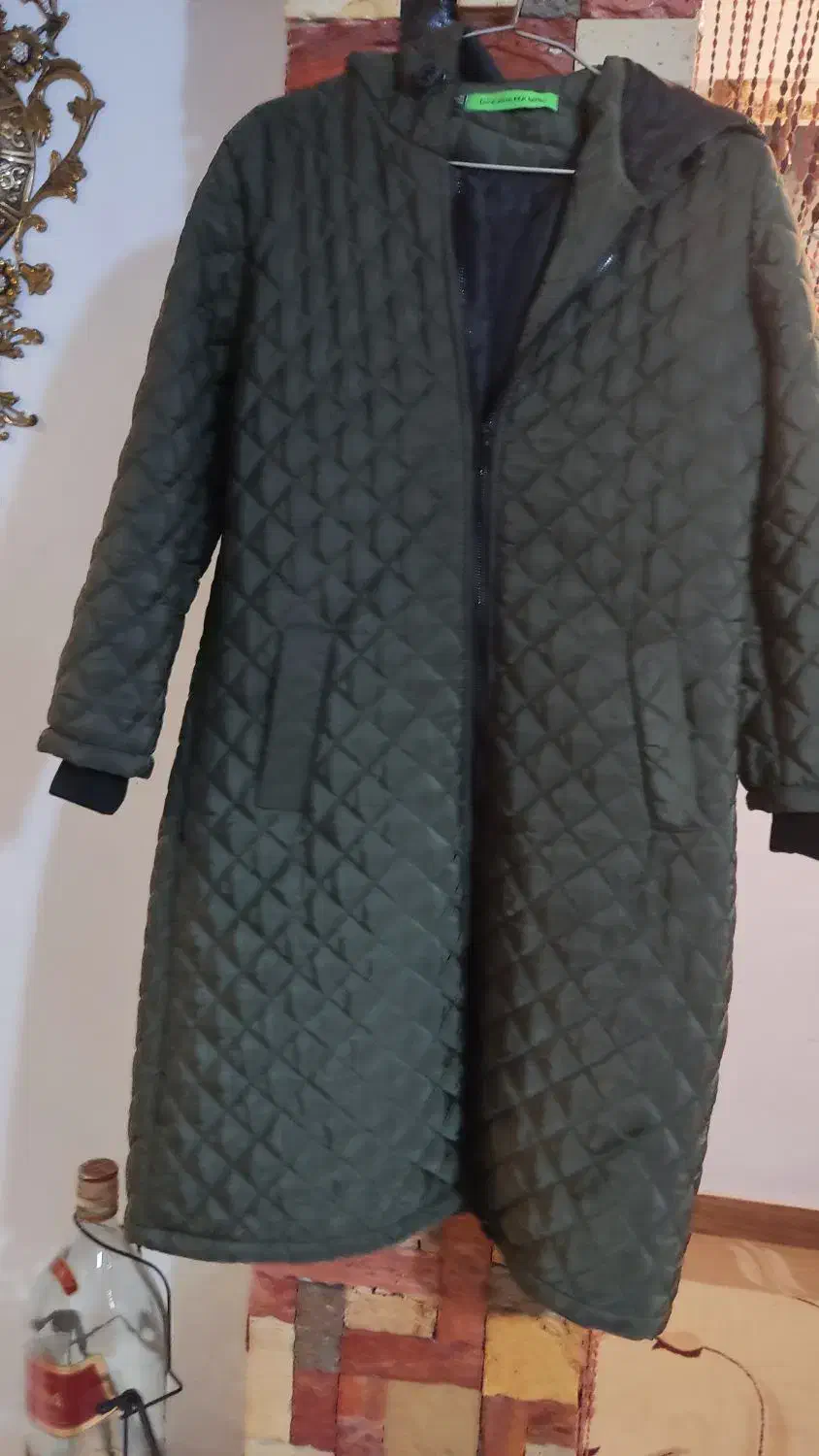 کاپشن زمستانه|لباس|ساری, |دیوار