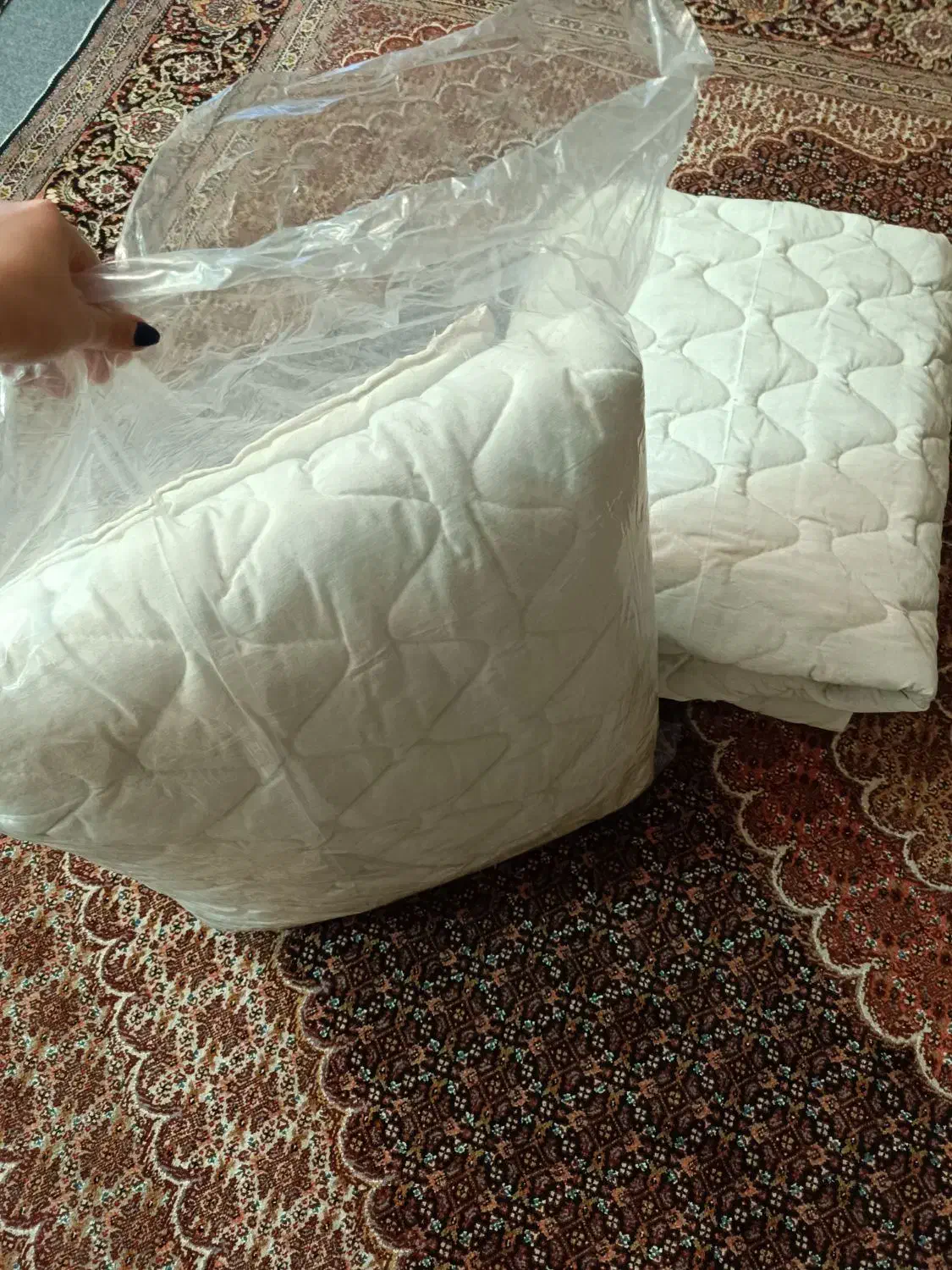 لحاف|رختخواب، بالش، پتو|تبریز, |دیوار