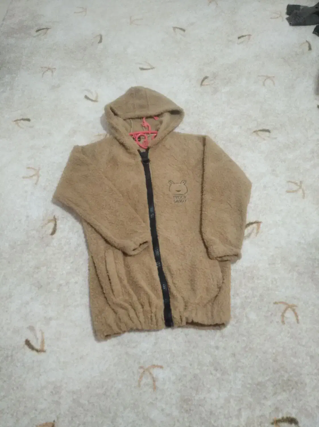 لباس گرم|لباس|بدره, |دیوار