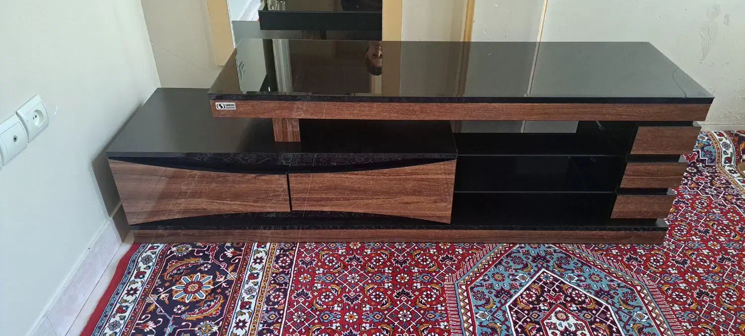 میز تلویزیون سالم بدون هیچ خط و خشی|میز تلویزیون|تهران, افسریه شمالی|دیوار