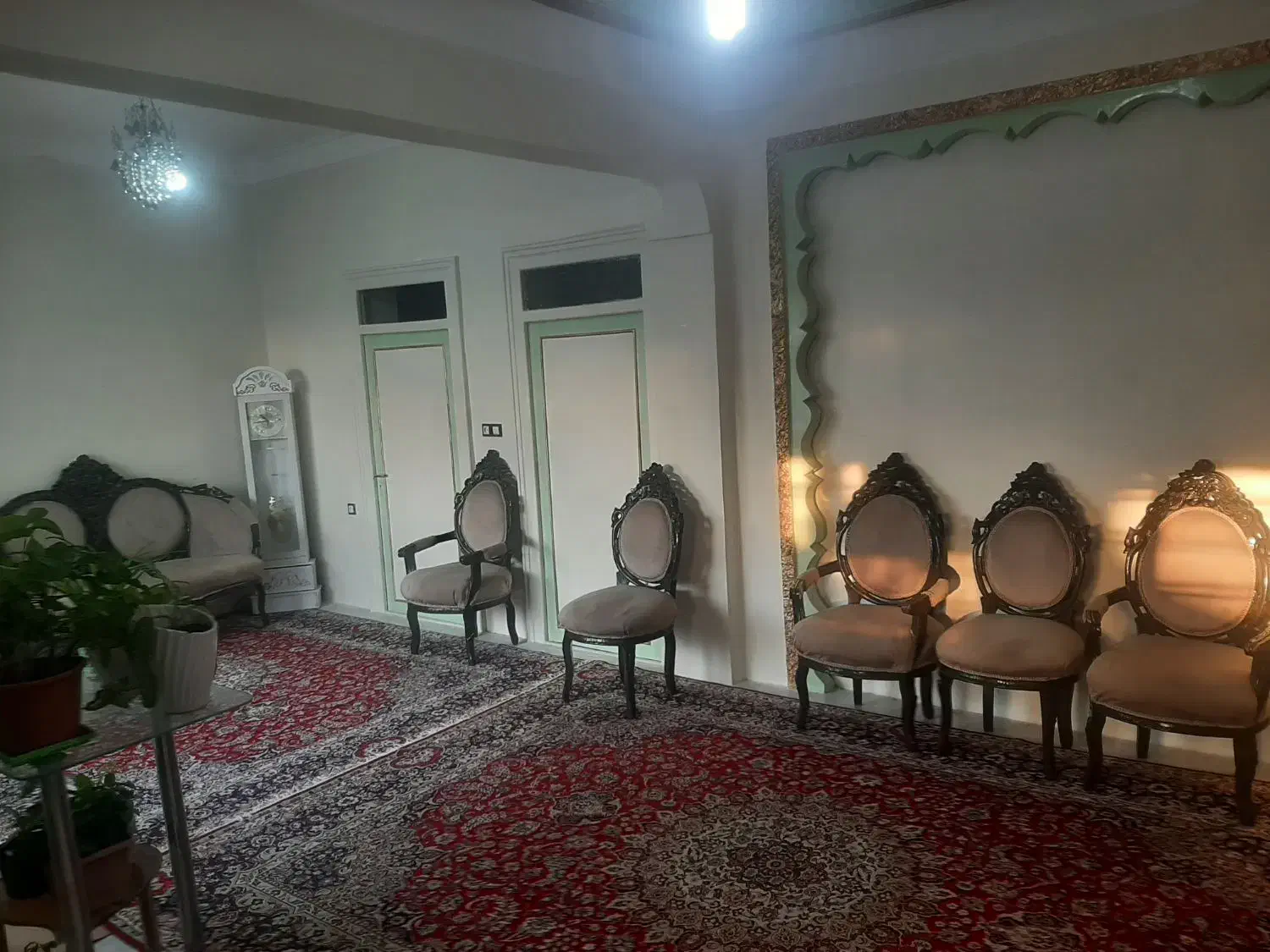 منزل مبله|اجارهٔ کوتاه‌مدت آپارتمان و سوئیت|شیراز, لب آب|دیوار