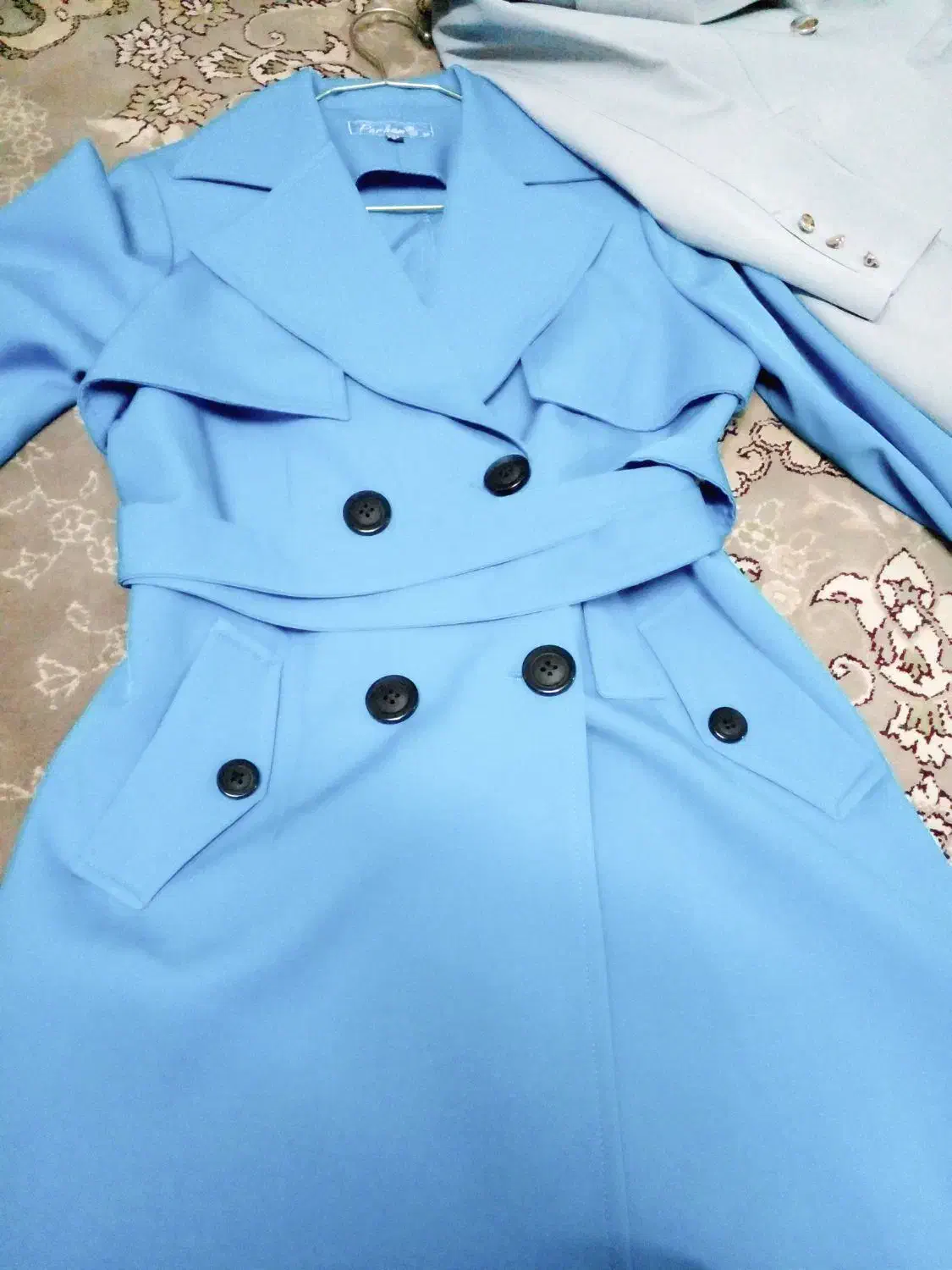 مانتو سفید آزمایشگاهی|لباس|بفروئیه, |دیوار