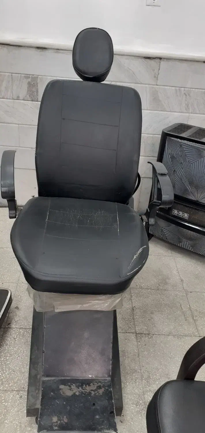 صندلی آرایشگاه|آرایشگاه و سالن‌های زیبایی|قم, دروازه چوبی|دیوار