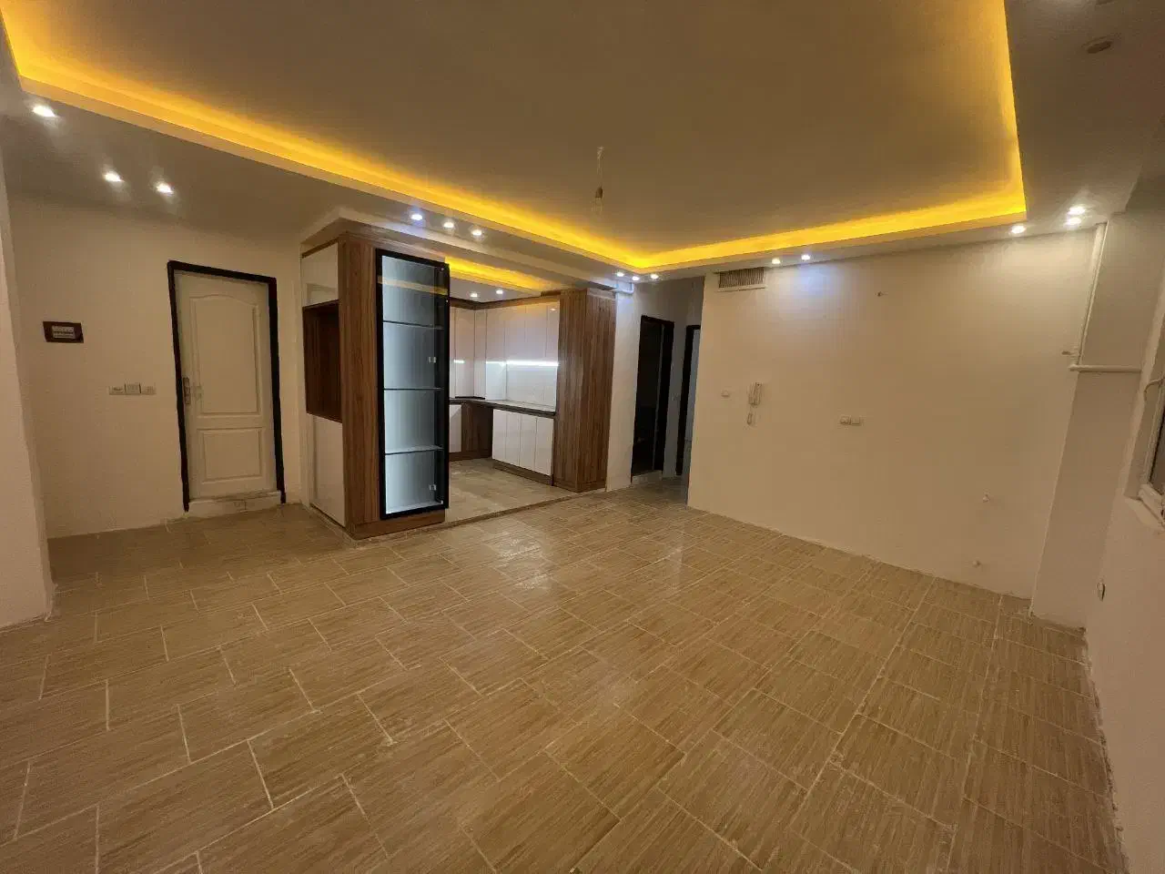 کلیدنخورده فول درجه۱ پارکینگ دلباز و خوش نقشه|فروش آپارتمان|هشتگرد, فاز ۷ مهستان|دیوار