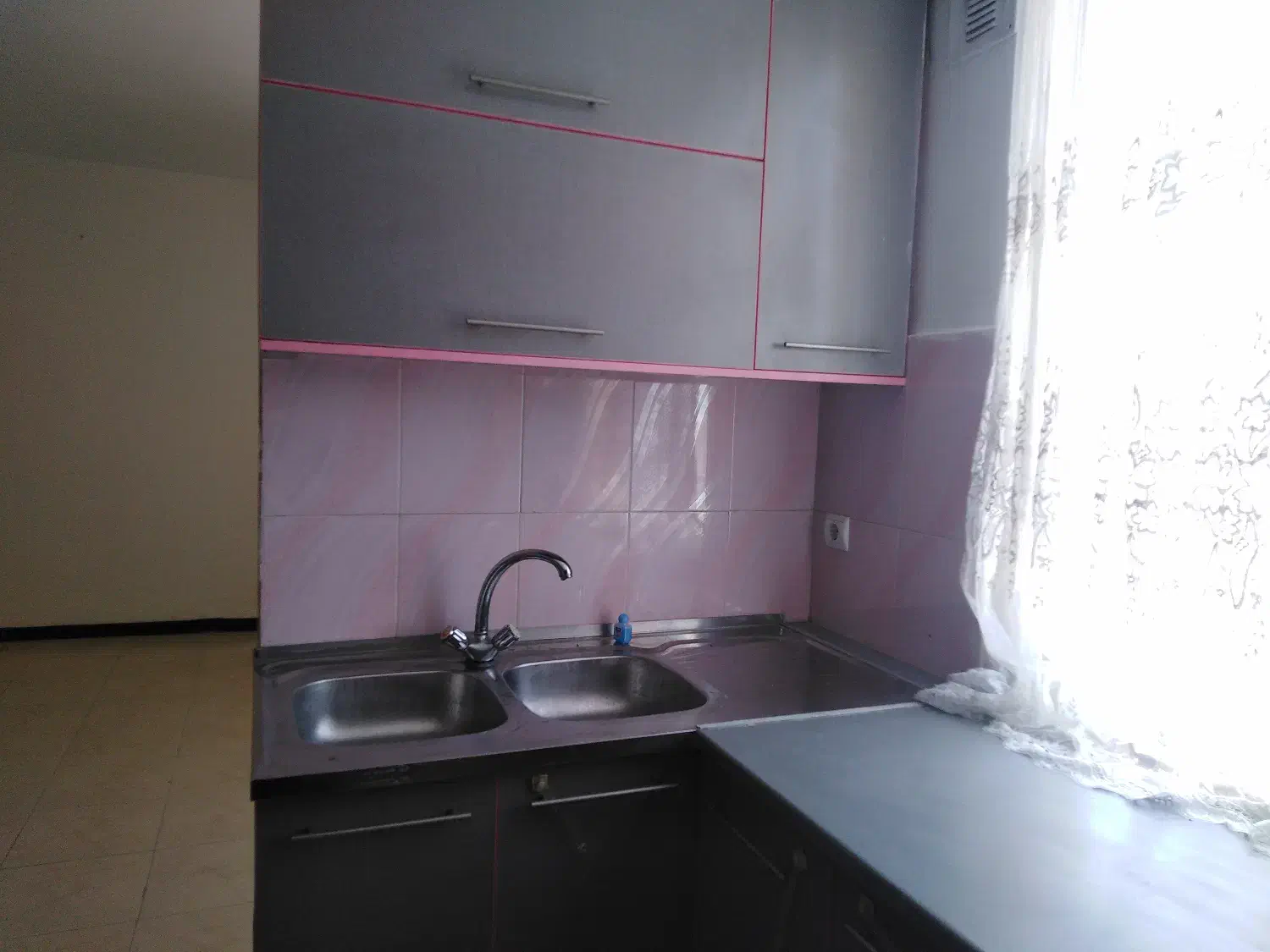 آپارتمان ۷۸ متر دو خوابه جنوبی خیابان ظفر|اجارهٔ آپارتمان|هشتگرد, شهرک صبا سوله|دیوار