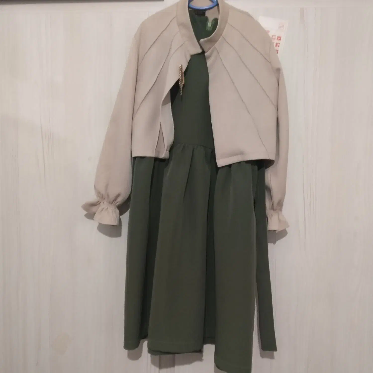 لباس|لباس|گلبهار, شهر جدید گلبهار|دیوار