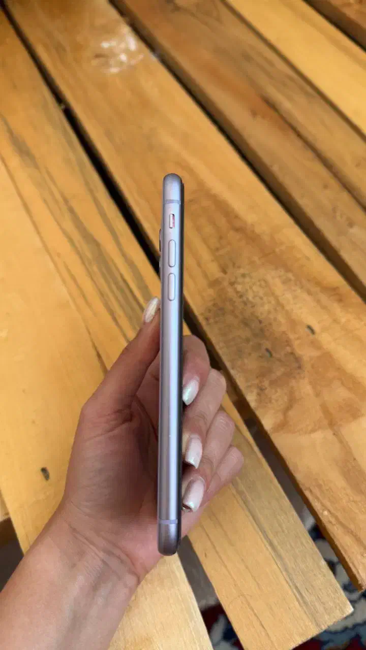 iPhone 11 normal 128g|موبایل|شیراز, قالیشویی|دیوار