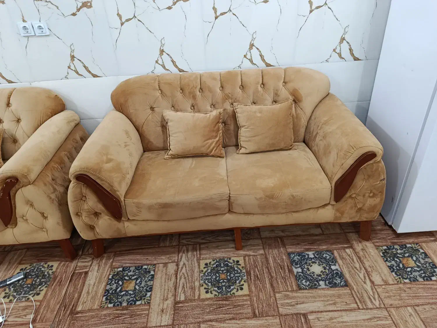 مبل ۷ نفره در حد نو|مبلمان خانگی و میز عسلی|آغاجاری, |دیوار