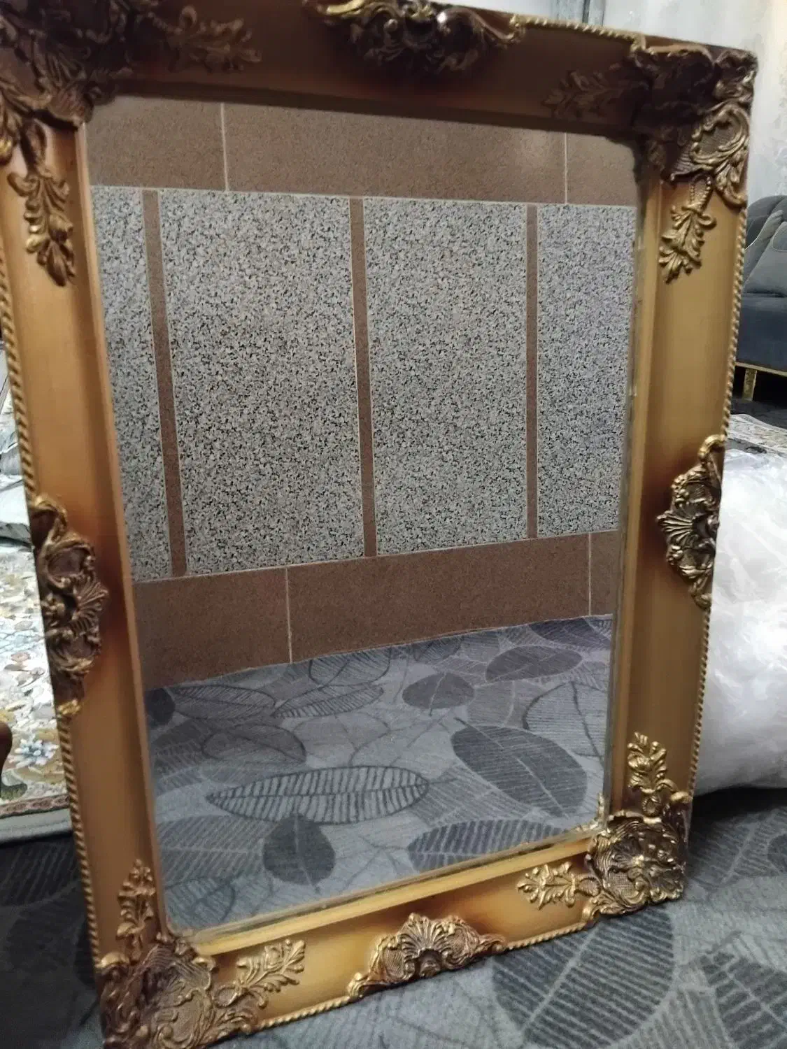 تابلو وان یکاد|آینه|قم, چهل درخت‎|دیوار