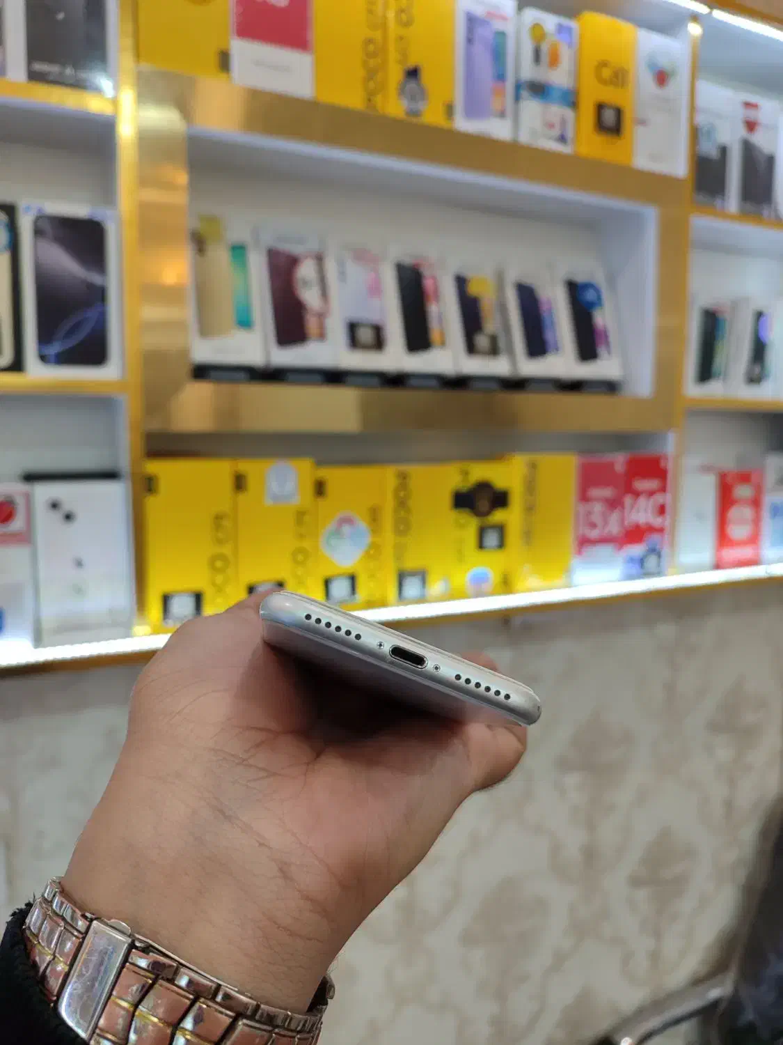 iPhone 8 64g white|موبایل|مشهد, سید رضی|دیوار