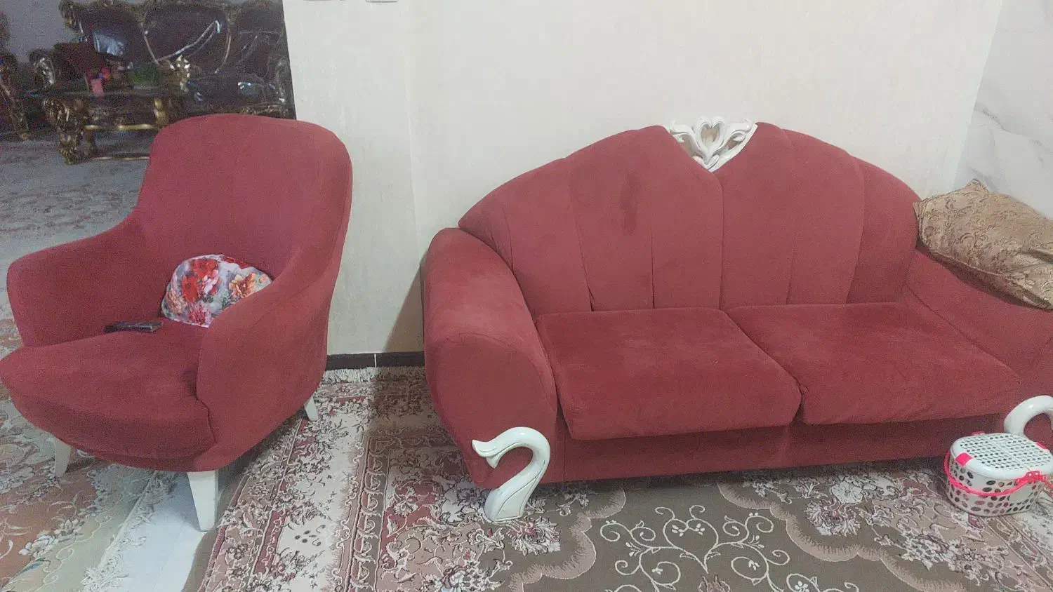 میز نهار خوری بسیار تمیز ومبل 7نفره وپنجره پی وی|مبلمان خانگی و میز عسلی|چمران, |دیوار