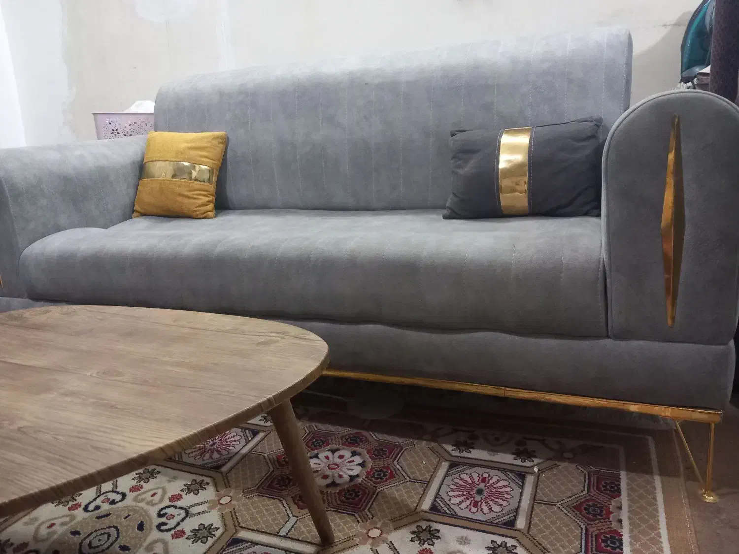 تعدادی لوازم منزل به فروش میرسد|مبلمان خانگی و میز عسلی|مشهد, ابوذر|دیوار