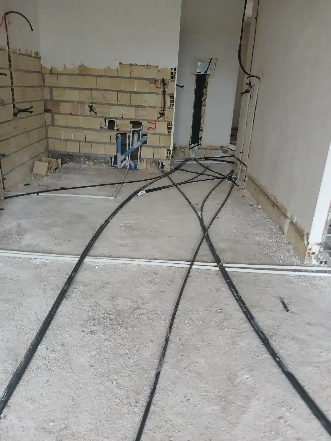 برق کاری صفر تا ۱۰۰|خدمات پیشه و مهارت|رشت, حمیدیان|دیوار