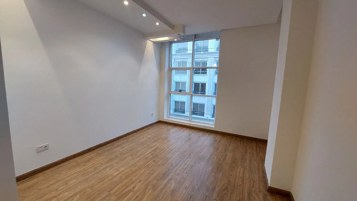 نیاوران / 140 متر 2خواب مستر / 2 P