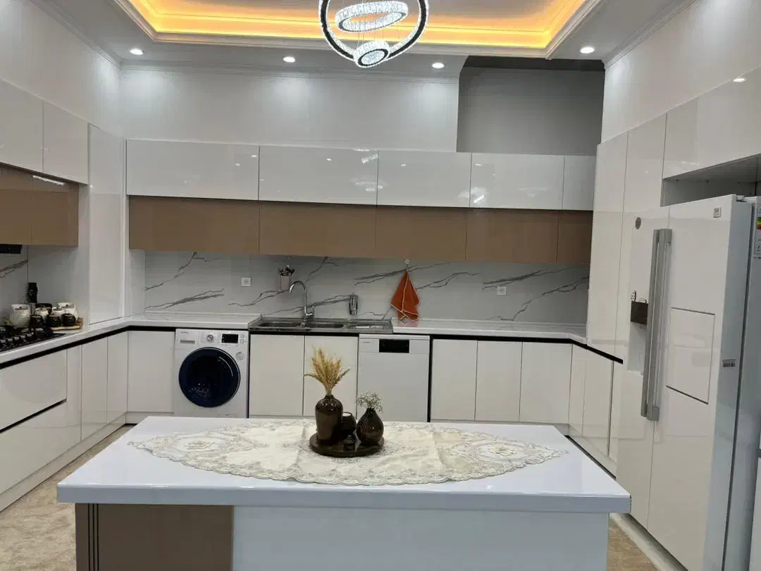 ساخت و تعمیر انواع کابینت ـ کمد دیواری و درب چوبی|خدمات پیشه و مهارت|یزد, |دیوار