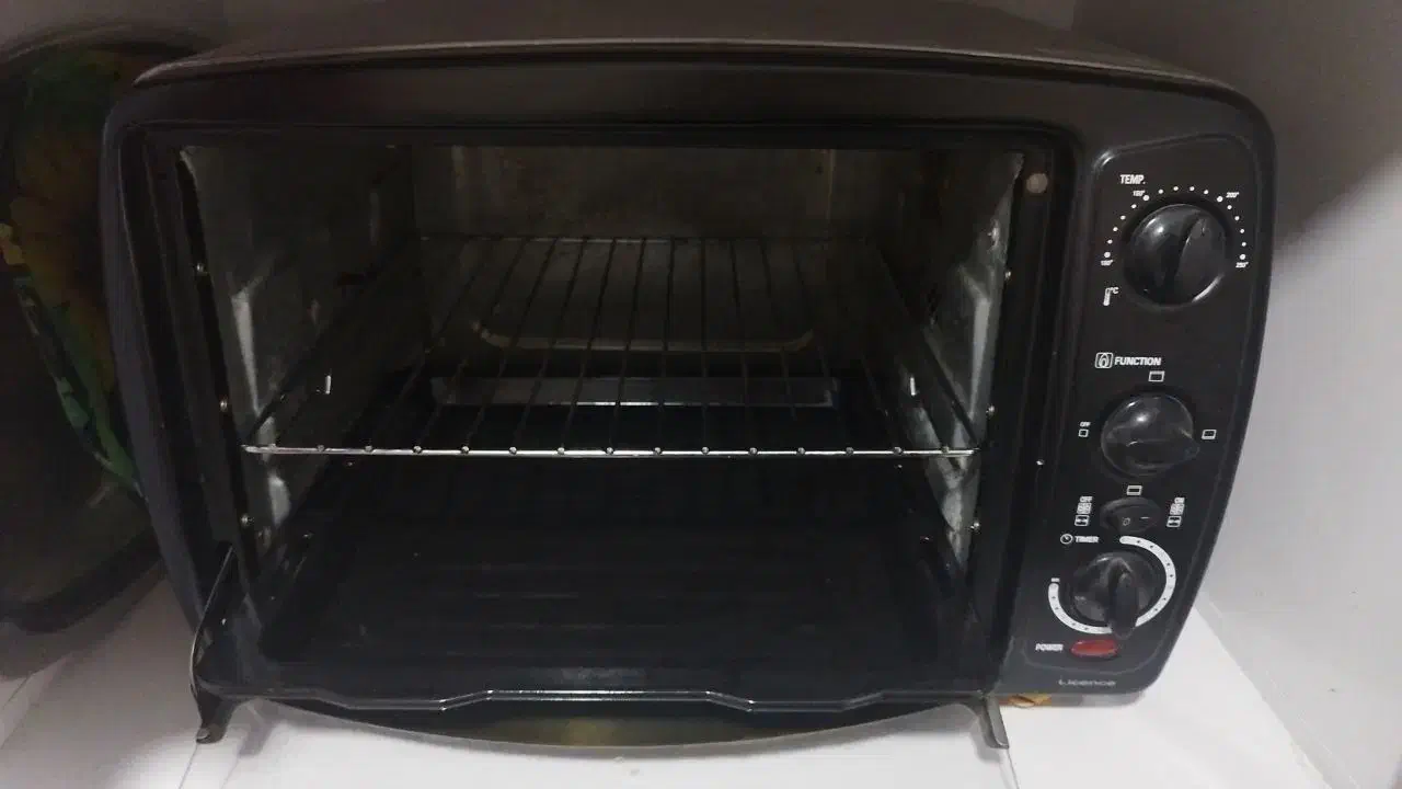 میز کامپیوتر و کتابخانه یک عدد توستر استیل|میز تحریر و کامپیوتر|قم, پردیسان|دیوار