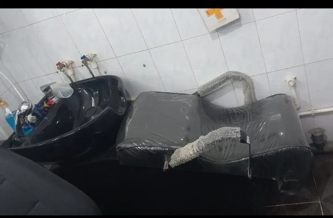 سرشور.صندلی سالن زیبای|آرایشگاه و سالنهای زیبایی|سیاهکل, |دیوار