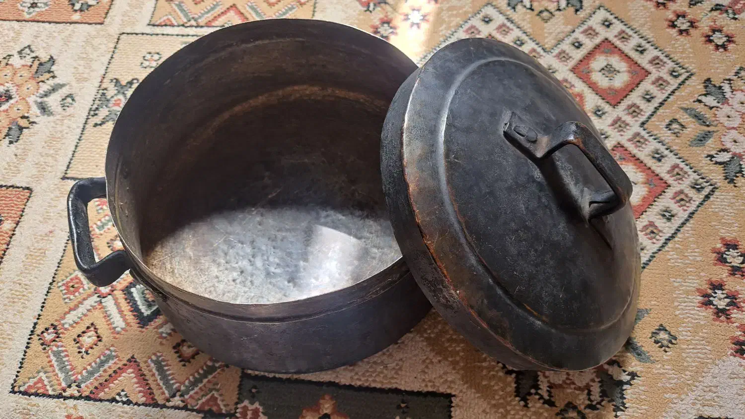 دیگ مسی|ظروف پخت‌وپز|اصفهان, باب الدشت|دیوار