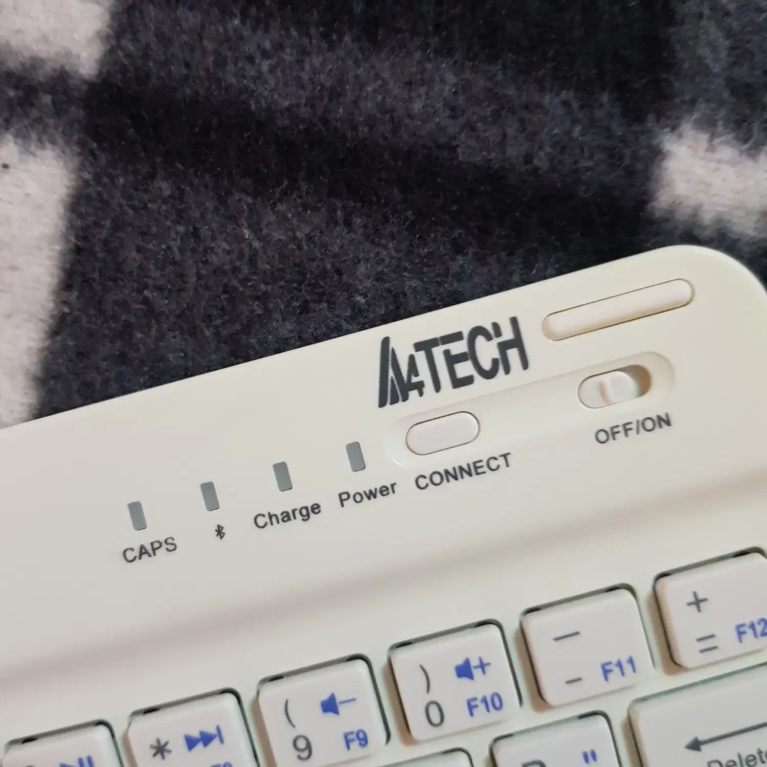 کیبورد بی سیم A4Tech مدل BTK-01|لوازم جانبی موبایل و تبلت|قم, کلهری|دیوار