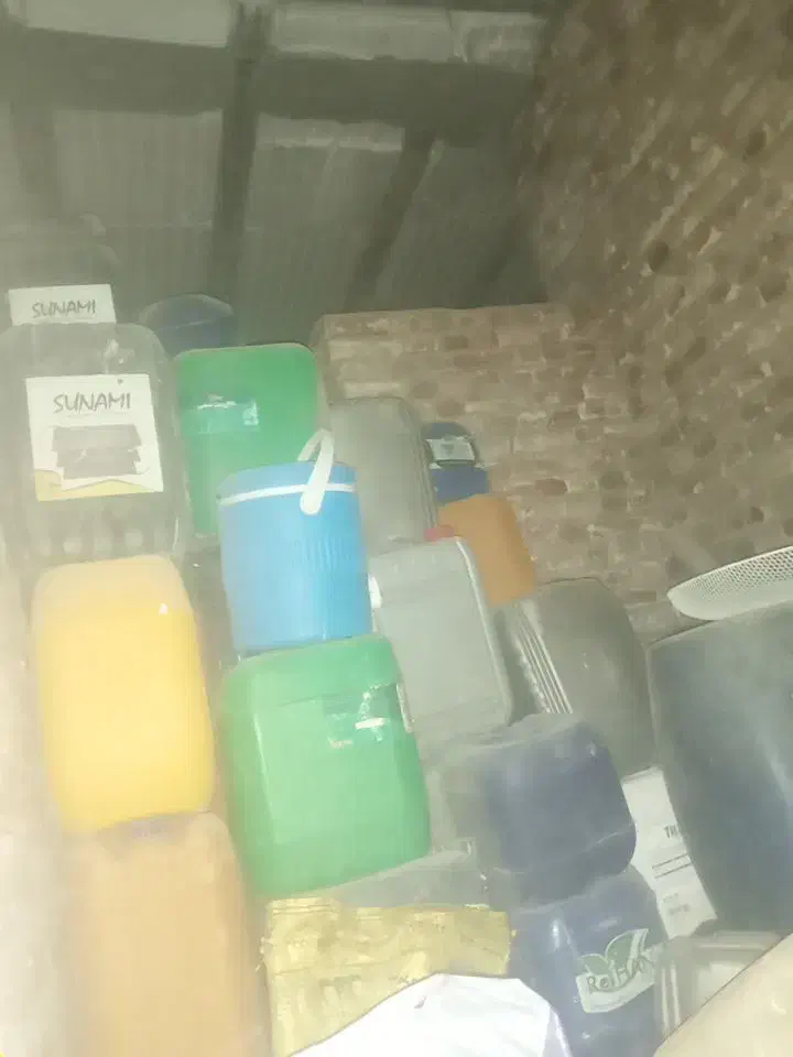 گالن|ظروف نگهدارنده، پلاستیکی، یک‌بارمصرف|زاهدان, |دیوار