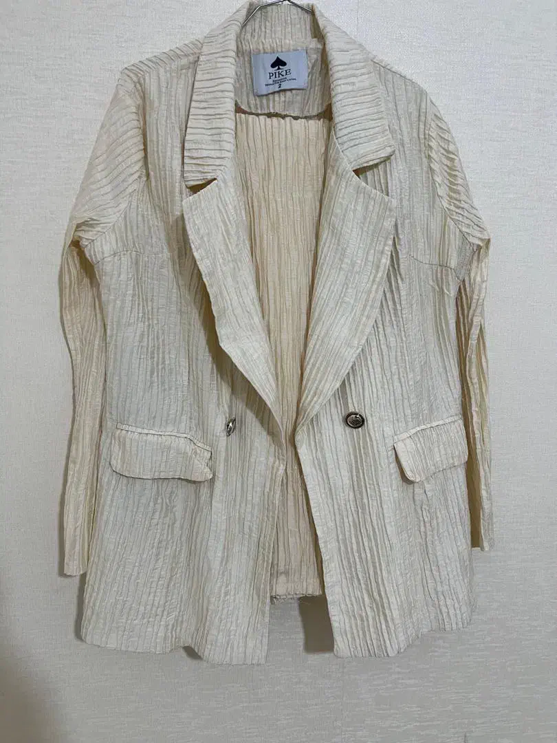 کت شلوار نو|لباس|رشت, رودباری|دیوار