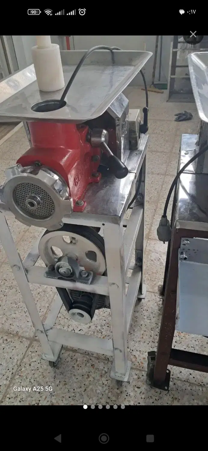 چرخ گوشت ۳۲|کافی‌شاپ و رستوران|اصفهان, بهار آزادی|دیوار