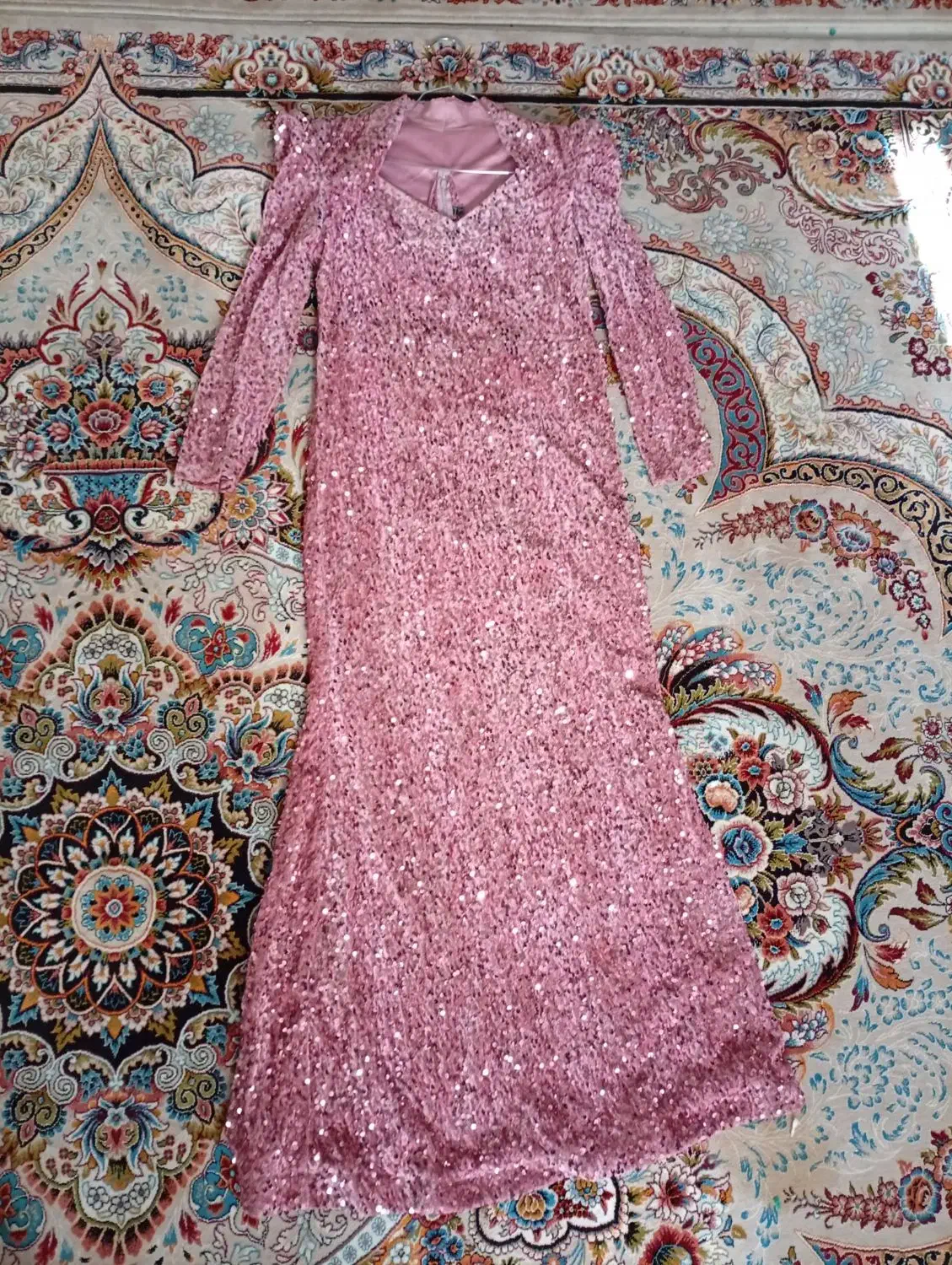 لباس مجلسی|لباس|هشتگرد, هشتگرد قدیم|دیوار