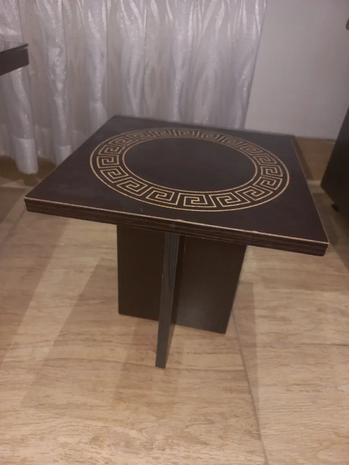 میز|میز و صندلی غذاخوری|صومعه‌سرا, |دیوار