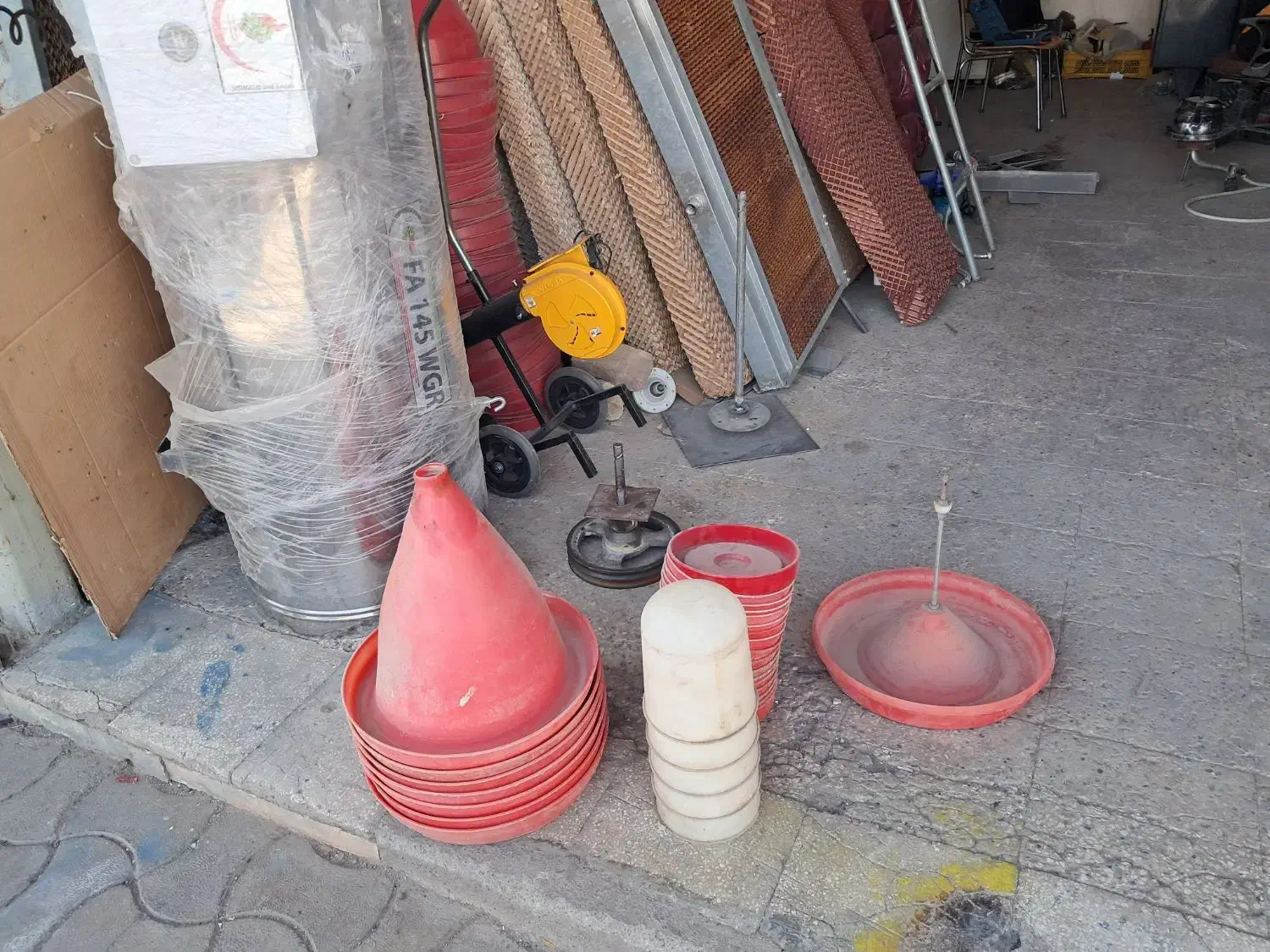 لوازم مرغداری صفر تا صد.|عمدهفروشی|سبزوار, اسلام آباد|دیوار