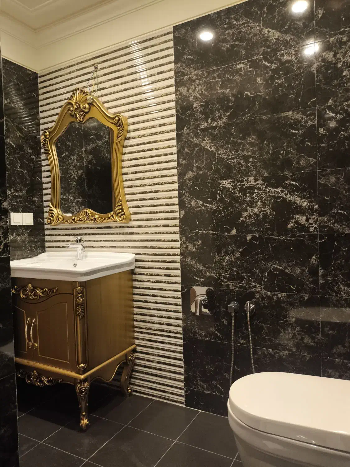 پاسداران/ بوستان ها / دو خواب/ 120متر