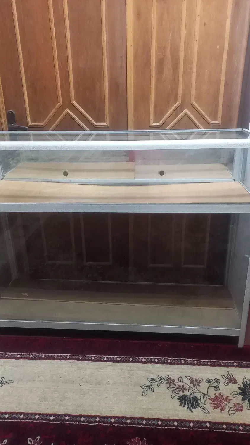 یک عددویترین بفروش میرسد|فروشگاه و مغازه|هیرمند, |دیوار