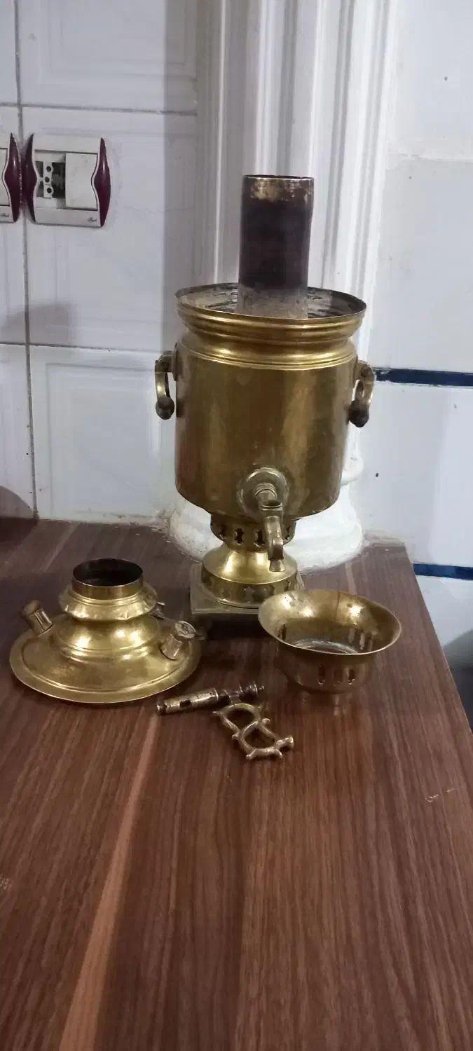 سماور روسی|کلکسیون اشیاء عتیقه|برخوار, |دیوار