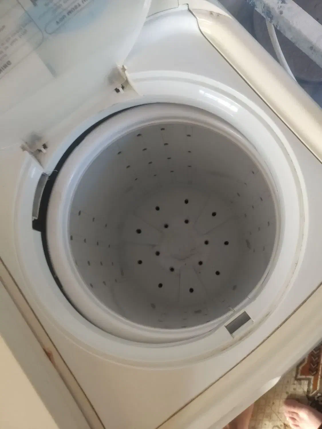 ماشین لباسشویی سالم وتمیز|ماشین لباسشویی و خشک‌کن لباس|گیان, |دیوار