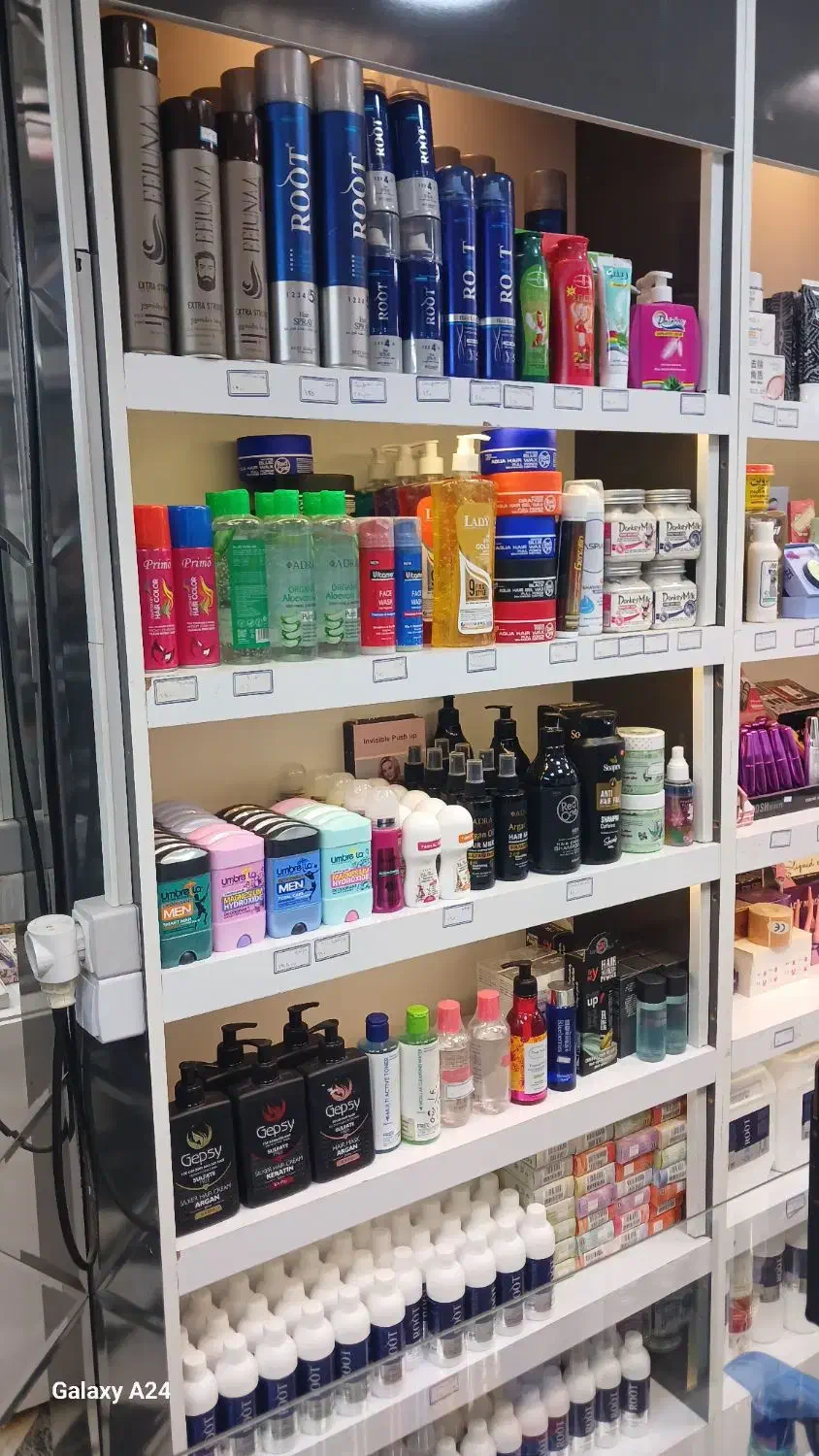 فروش آرایشی با کلیه دکوراسیون و سقف کاذب ....|آرایشی، بهداشتی، درمانی|تایباد, |دیوار