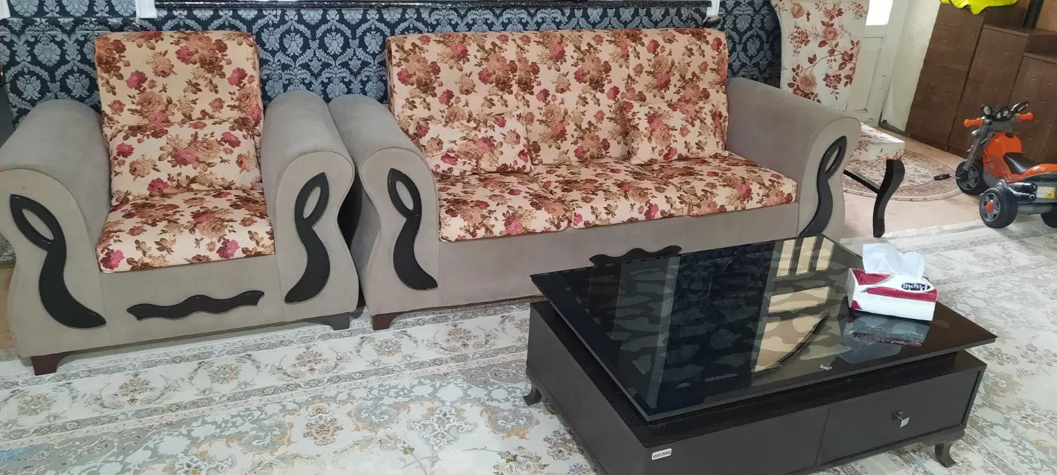 مبل|مبلمان خانگی و میز عسلی|ایوان, |دیوار