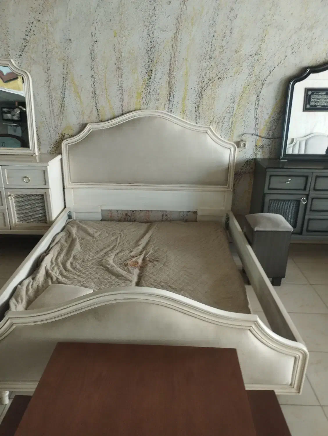 سرویس خواب|تخت و سرویس خواب|مشهد, رسالت|دیوار