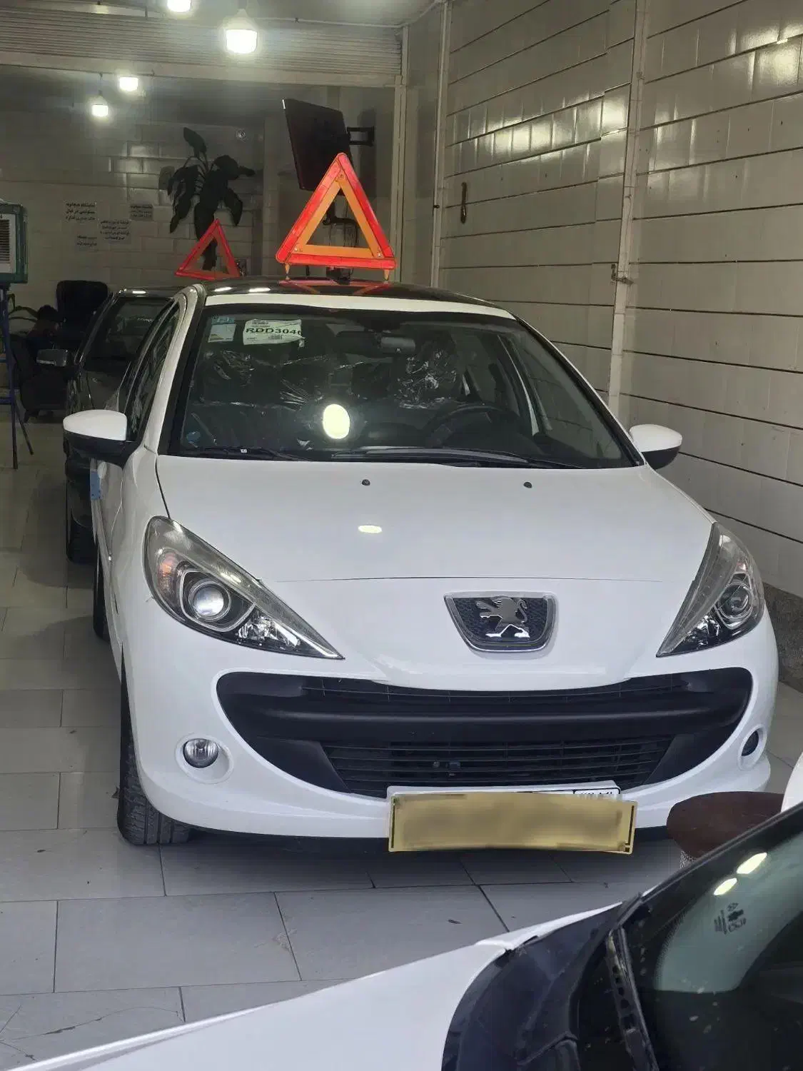 پژو۲۰۷ پانا ۱۴۰۰|خودرو سواری و وانت|ابریشم, |دیوار