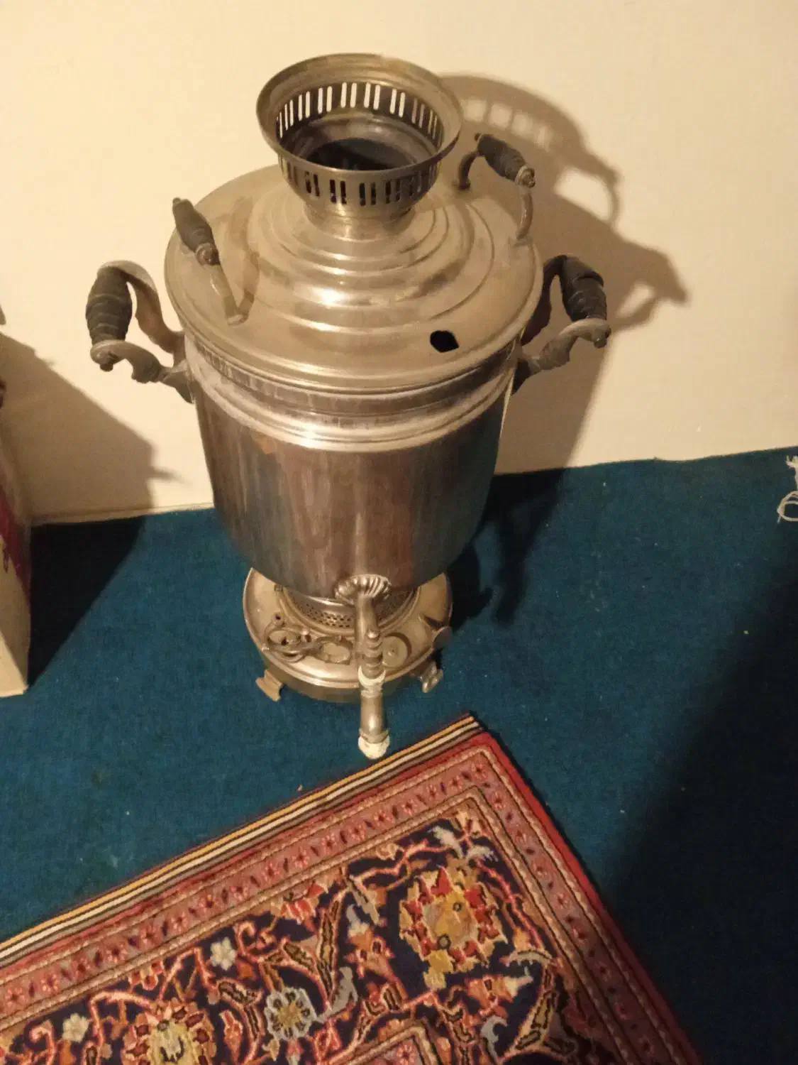 سماور نفتی قدیمی قدمت بالای 50سال|سماور، چایساز، قهوهساز|محمدشهر, شهرک چمران|دیوار