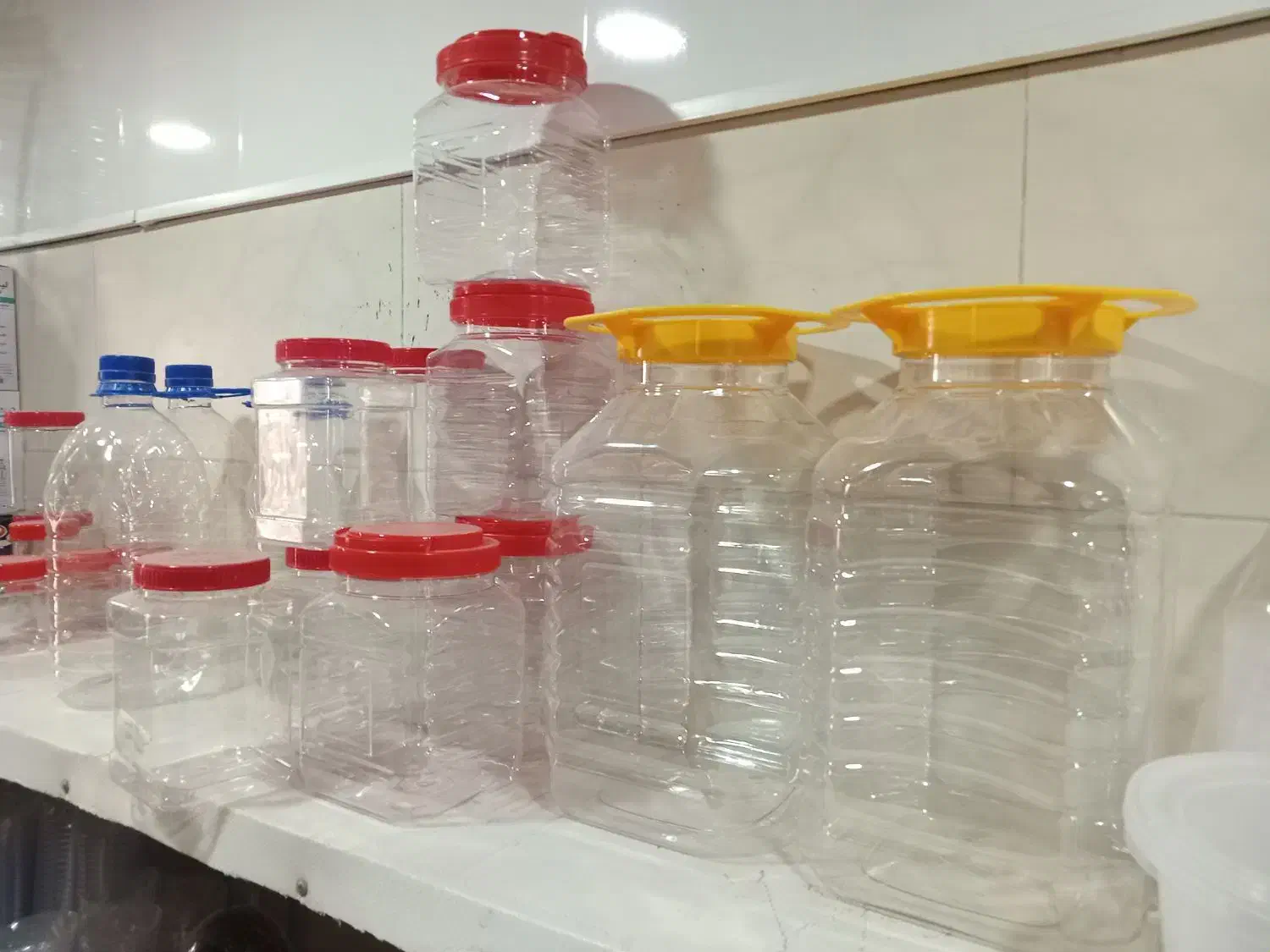 انواع ظروف یگبار مصرف بطری جار لیوان فریزریوعیره|ظروف نگهدارنده، پلاستیکی، یکبارمصرف|همدان, |دیوار