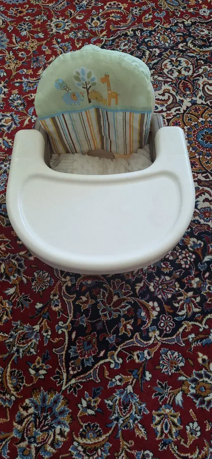 صندلی غذا وتعدادی جغجغه|اسباب و اثاث بچه|شیراز, شهرک گلستان|دیوار