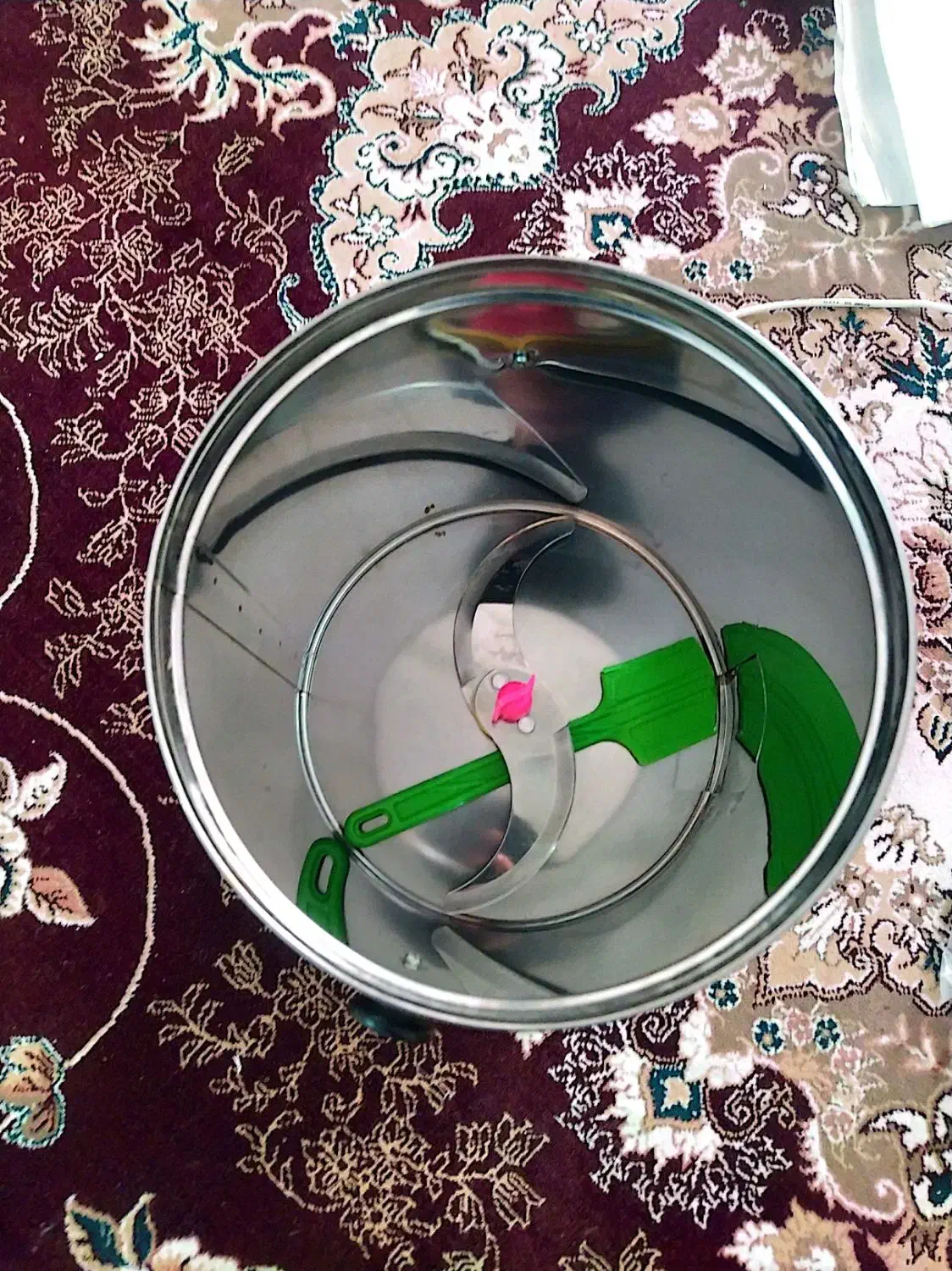 تلویزیون 32اینچ و میز تلویزیون و سبزی خردکن|تلویزیون و پروژکتور|دیلم, |دیوار