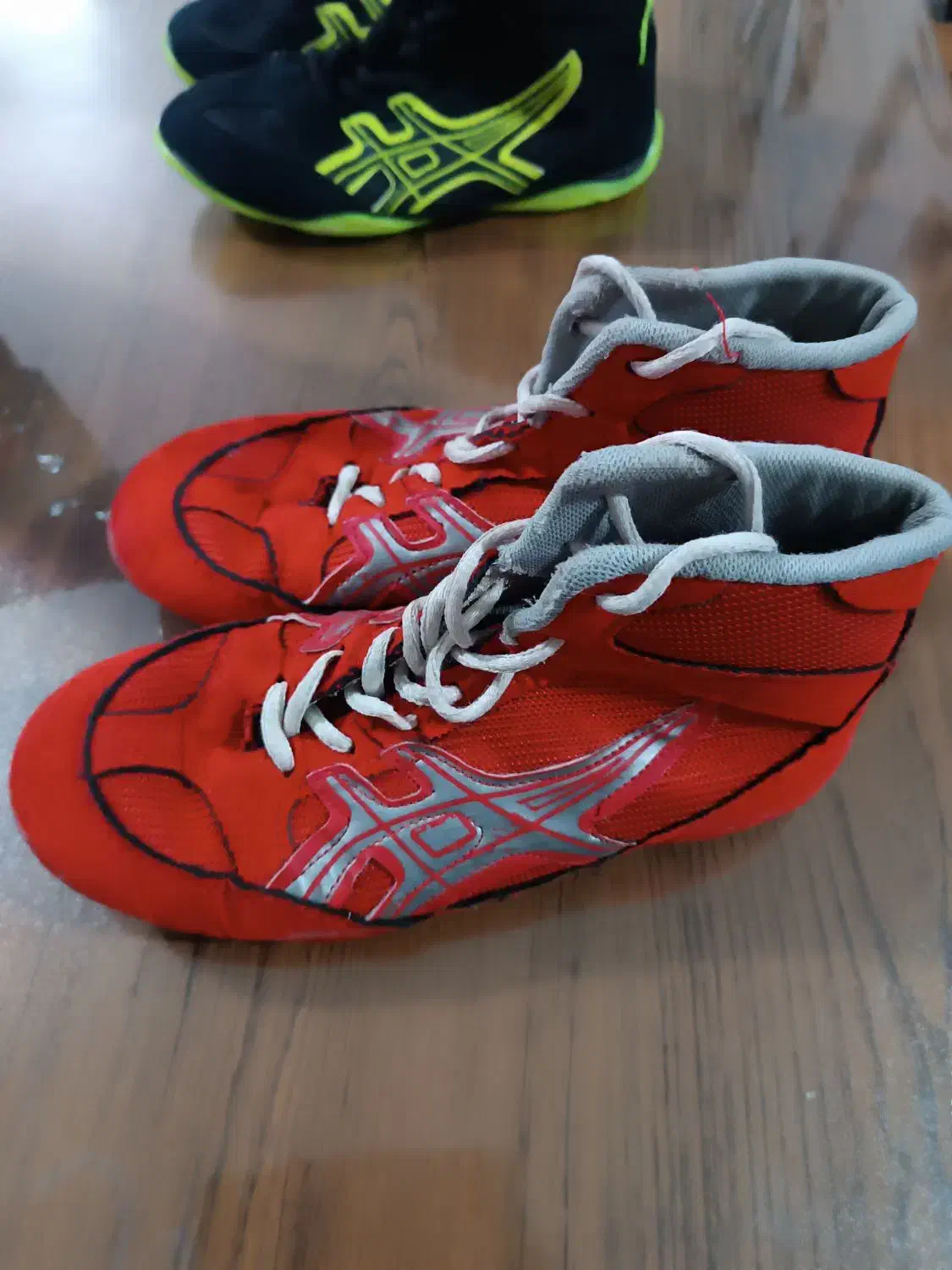 کفش کشتی کاملا سالم|کیف، کفش، کمربند|پاکدشت, پاکدشت (مامازند)|دیوار