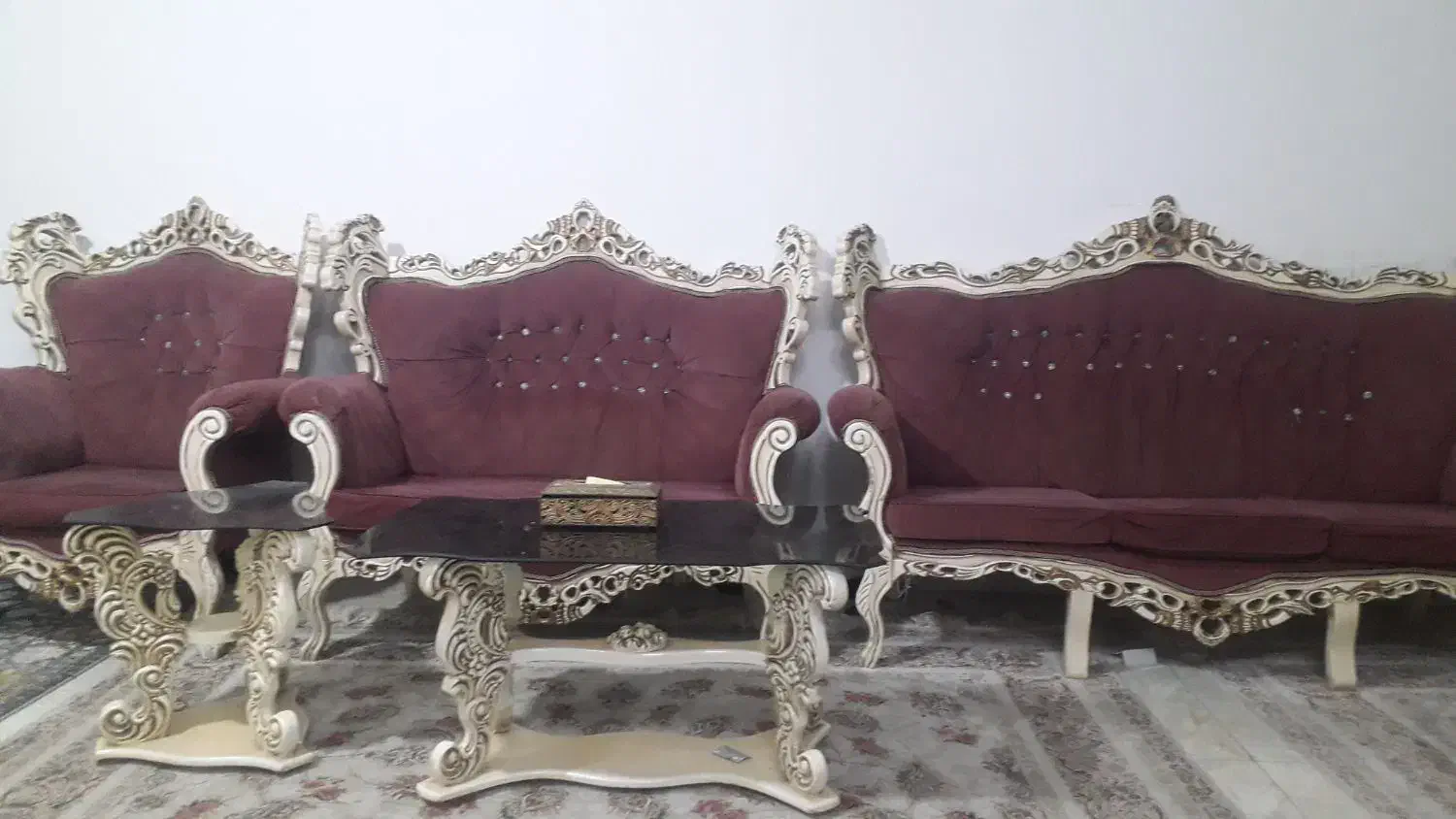 مبل کلاسیک با میز عسلی ست|مبلمان خانگی و میز عسلی|ساوه, |دیوار