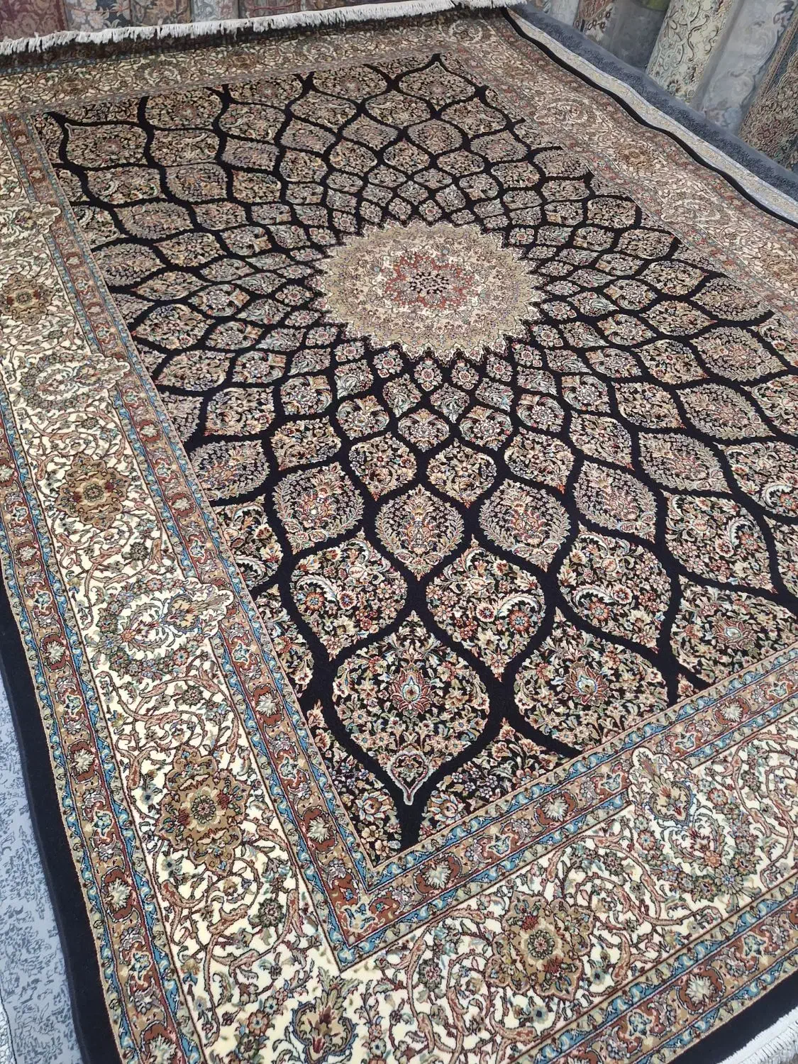 فرش دست دوم ۱۲.۹.۶متری وکناره خواف|فرش|خواف, |دیوار