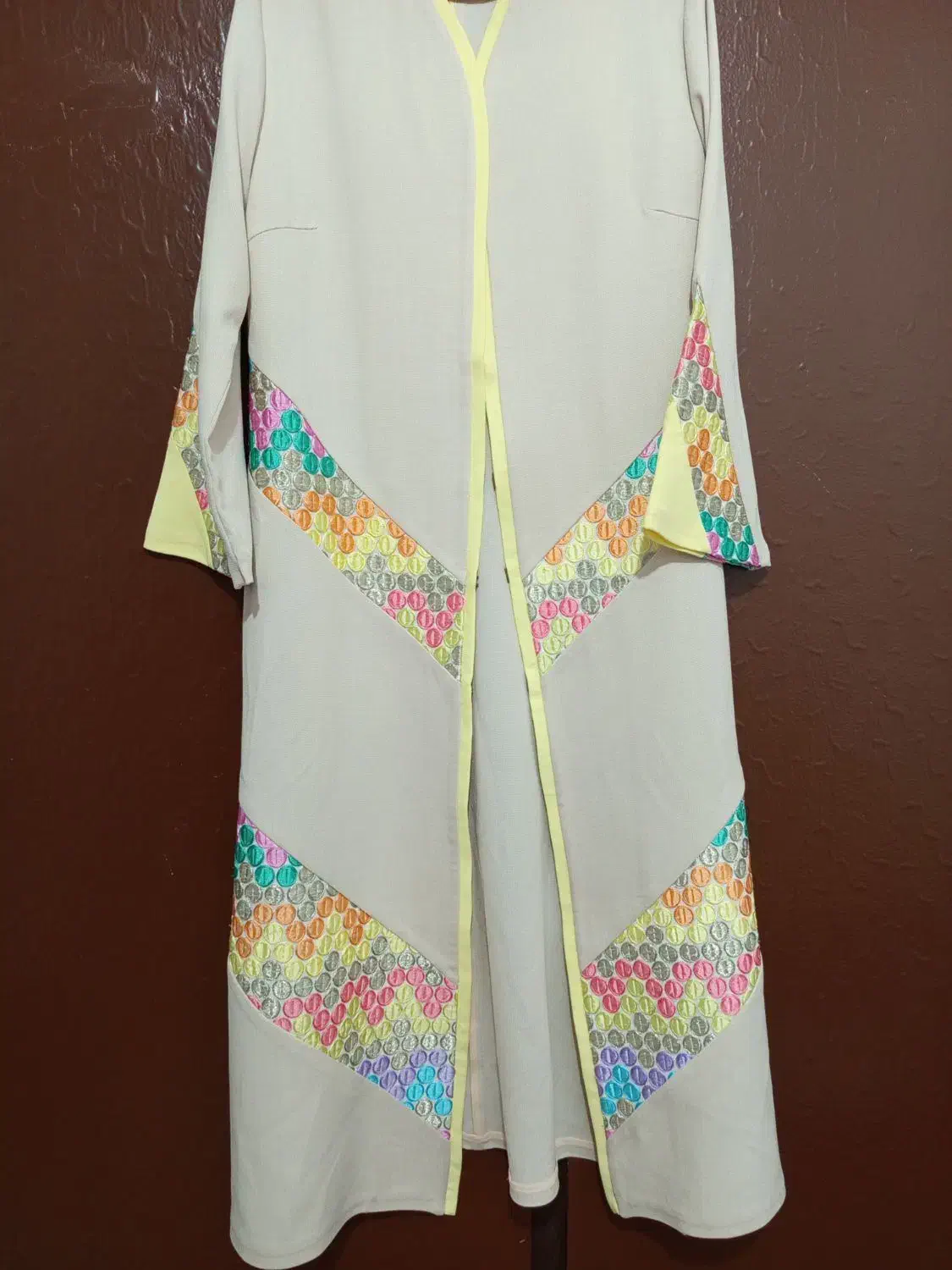 لباس نو|لباس|بندر انزلی, نوغان|دیوار