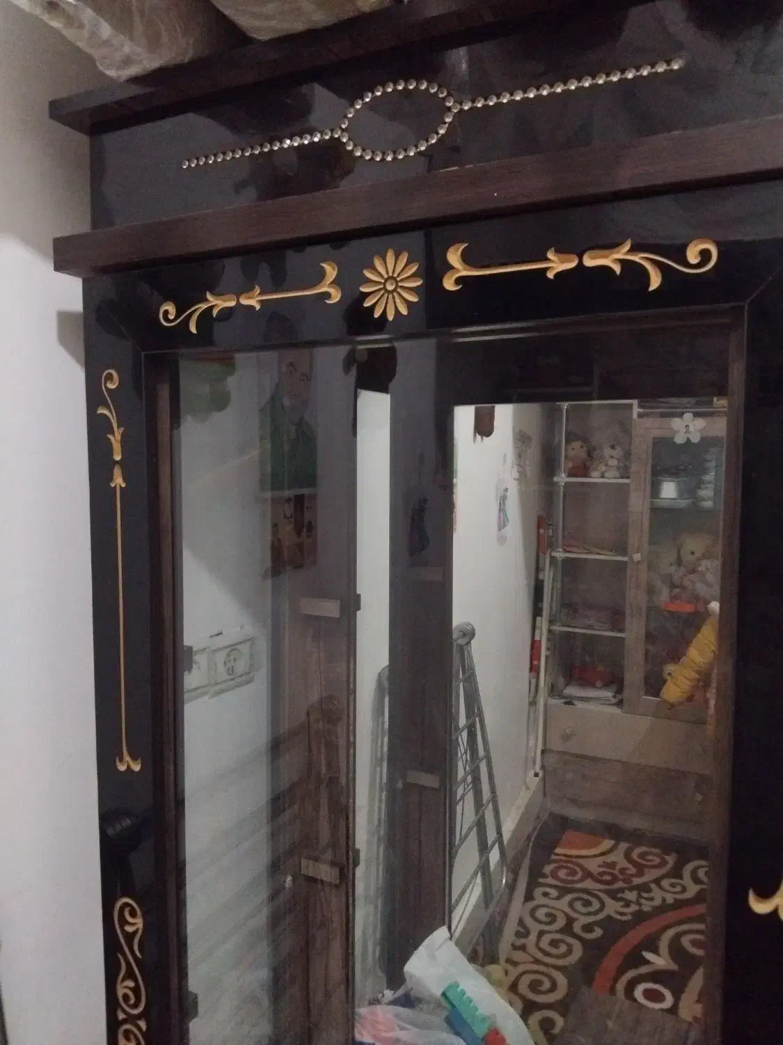 یک عدد ویترین درحدنوبفروش میرسد|بوفه، ویترین، کنسول|قم, علی آباد سعدگان|دیوار