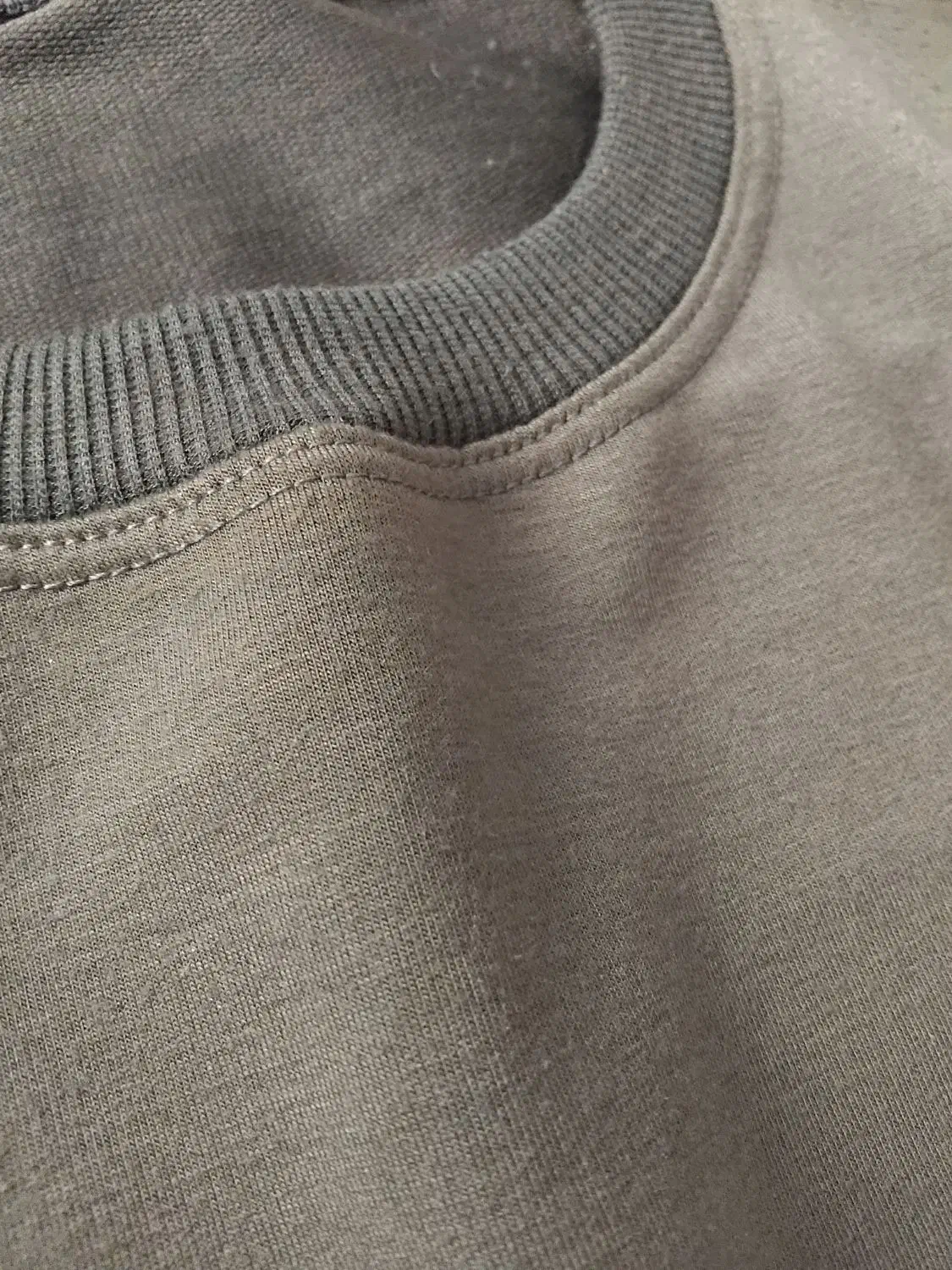 ست شلوار و لانگ|لباس|رباط‌کریم, مسکن مهر آبشناسان|دیوار